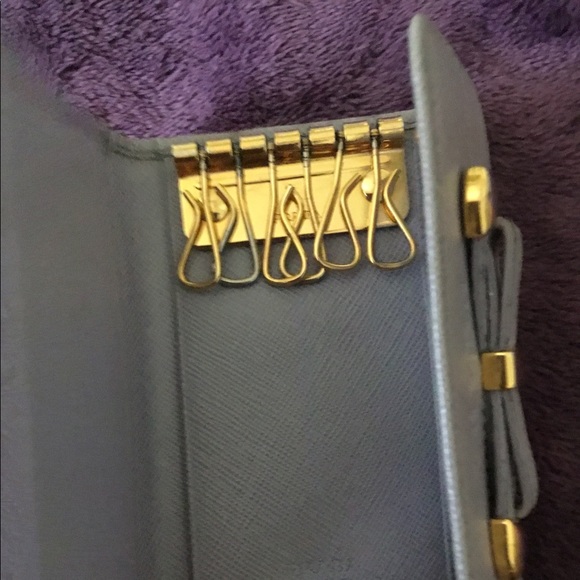 Authentic Prada Saffiano Ribbone Motif  Leather 5 Key Holder - Picture 3 of 13